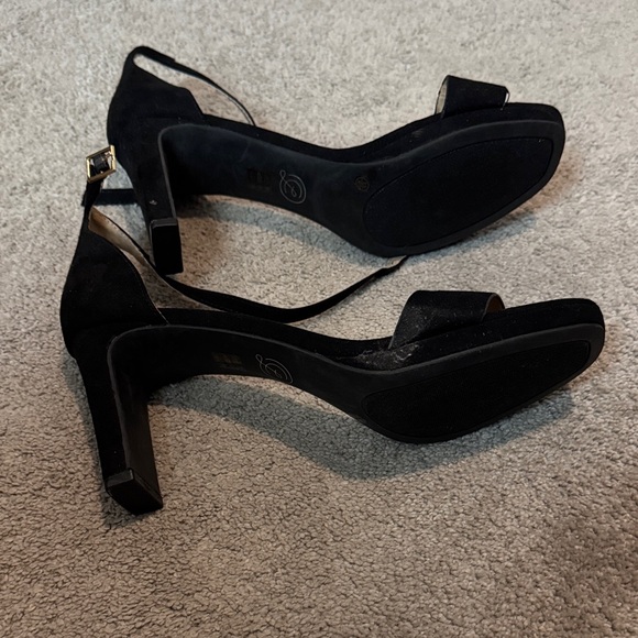 Chinese Laundry Black Heels - Picture 5 of 9
